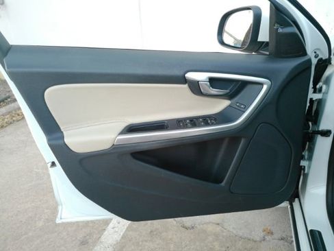 Used 2015 Volvo S60 T6 image 14