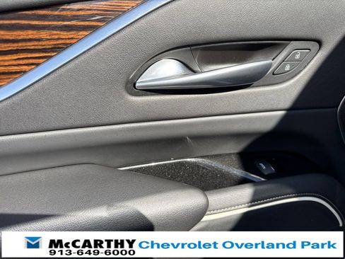 Used 2021 Cadillac Escalade ESV Premium Luxury w/ LPO, Illumination Package image 35