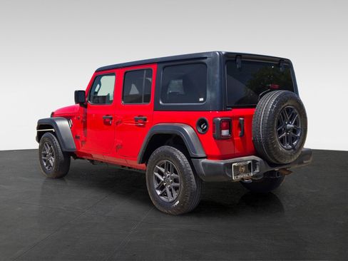 Used 2024 Jeep Wrangler Unlimited Sport AWD/4WD image 7