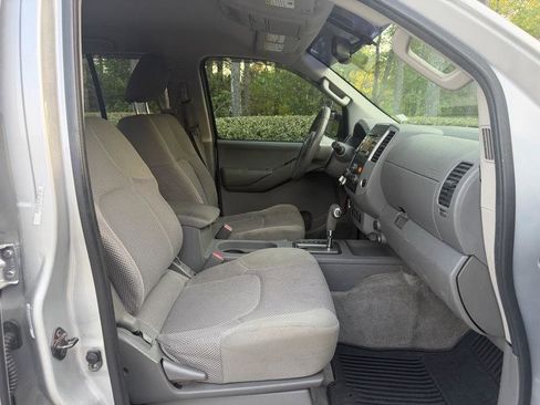 Used 2013 Nissan Frontier SV w/ SV Value Truck Pkg image 25