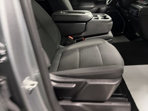 Used 2025 Chevrolet Silverado 1500 LT image 31