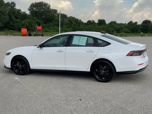 Certified 2025 Honda Accord SE image 6
