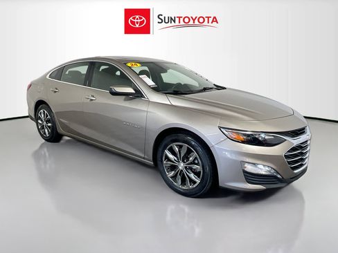 Used 2024 Chevrolet Malibu LT image 1