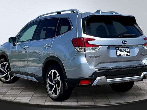 Used 2023 Subaru Forester Touring AWD/4WD image 4