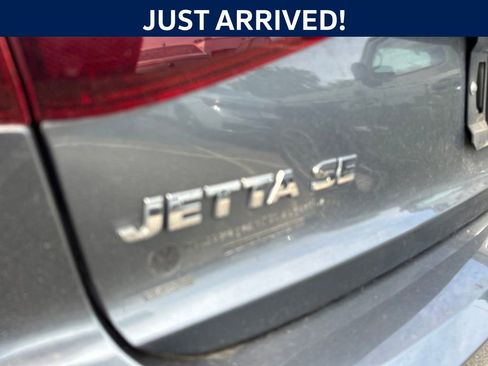 Used 2018 Volkswagen Jetta SE FWD image 7