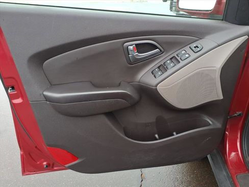 Used 2015 Hyundai Tucson SE image 11