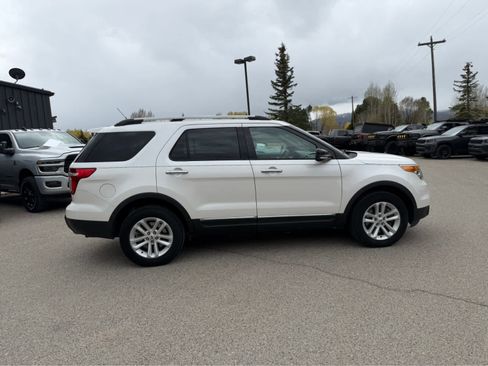 Used 2014 Ford Explorer XLT image 7
