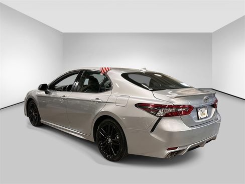 Used 2023 Toyota Camry XSE image 3