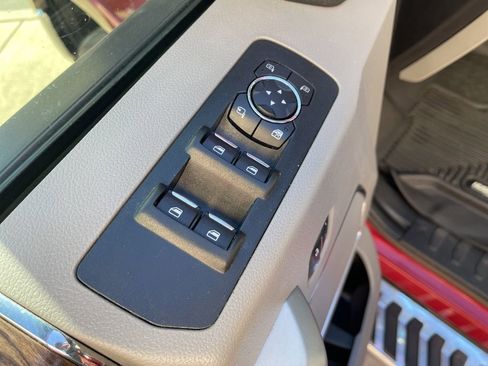 Used 2018 Ford F150 Lariat w/ Equipment Group 502A Luxury image 13