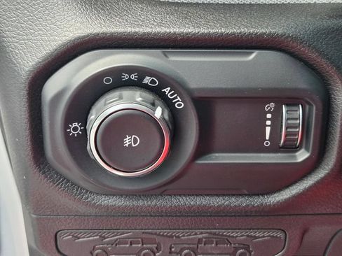 Used 2024 Jeep Wrangler Unlimited Sport AWD/4WD image 28