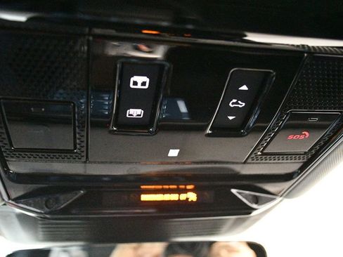 Used 2023 Land Rover Range Rover SE image 63