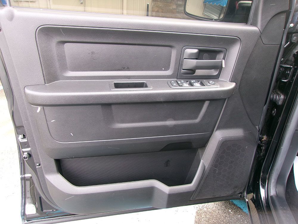 Used 2014 RAM 1500 Express w/ Black Ram 1500 Express Group AWD/4WD image 17