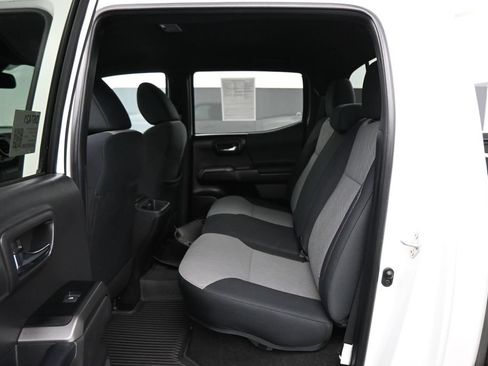 Used 2023 Toyota Tacoma TRD Sport w/ Technology Package AWD/4WD image 17