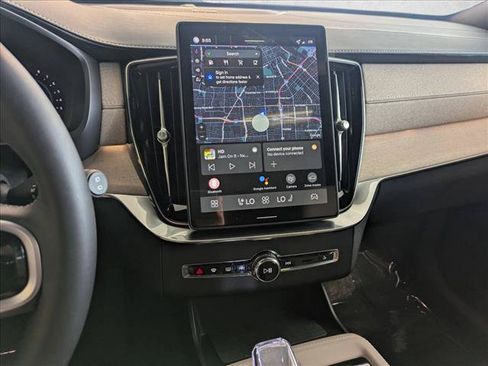 Used 2026 Volvo XC90 B6 Plus w/ Protection Package AWD/4WD image 14