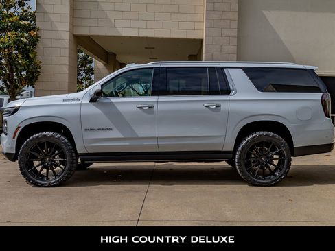 Used 2026 Chevrolet Suburban High Country AWD/4WD image 6