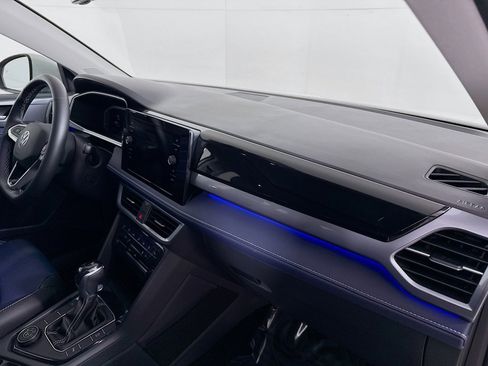 Certified 2025 Volkswagen Taos SEL image 27