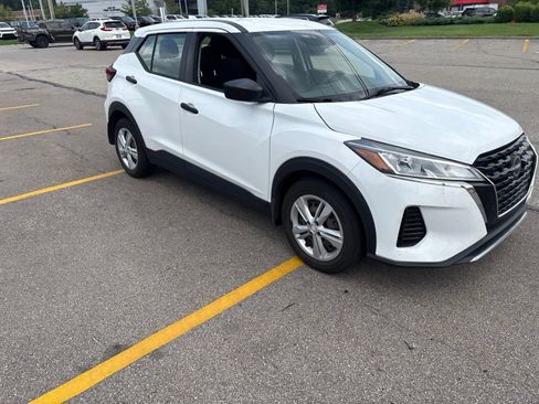 Used 2022 Nissan Kicks S FWD image 14