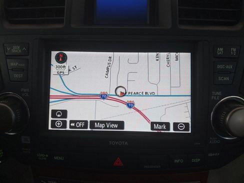 Used 2010 Toyota Highlander Limited AWD/4WD image 21
