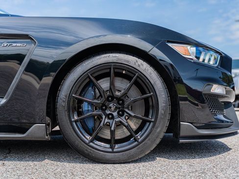 Used 2020 Ford Mustang Shelby GT350 w/ Technology Package image 9