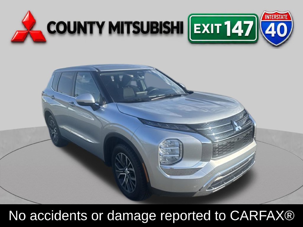 Used 2022 Mitsubishi Outlander ES FWD image 1