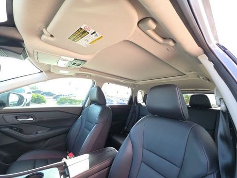 Used 2023 Nissan Rogue SL w/ SL Premium Package FWD image 14