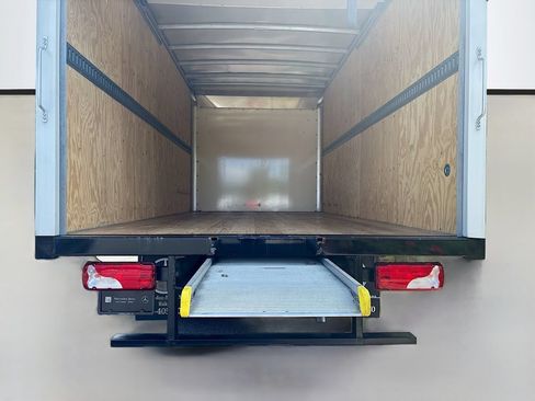 Used 2023 Mercedes-Benz Sprinter 4500 image 25