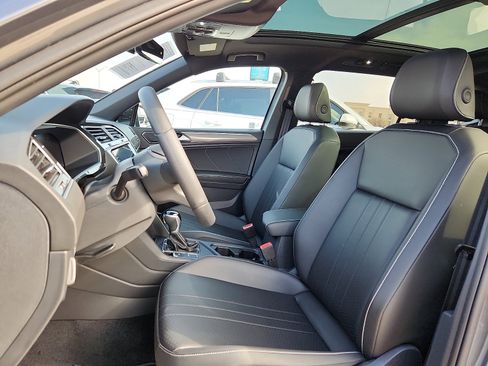 Certified 2024 Volkswagen Tiguan SE R-Line image 13