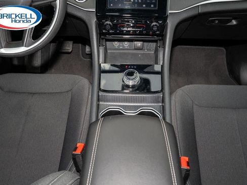 Used 2025 Jeep Grand Cherokee Laredo w/ Luxury Tech Group I RWD image 26