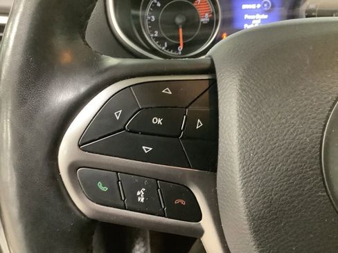 Used 2021 Jeep Cherokee Limited image 13