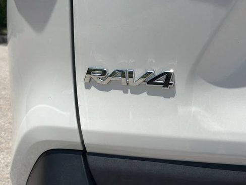 Used 2022 Toyota RAV4 Limited AWD/4WD image 11