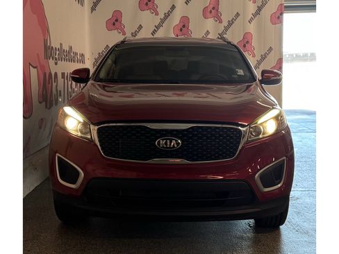 Used 2018 Kia Sorento FWD V6 image 5