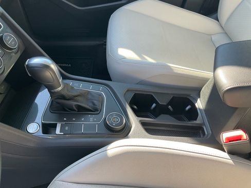 Used 2019 Volkswagen Tiguan SE w/ Panoramic Sunroof Package image 19