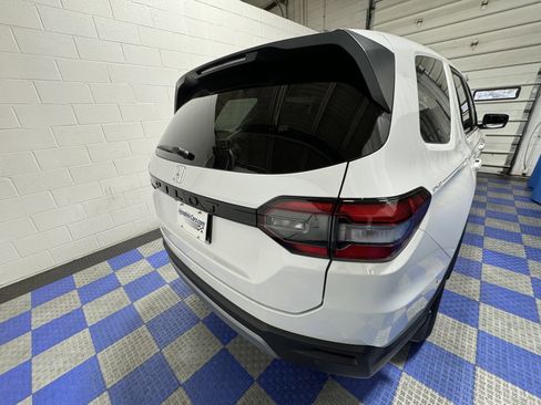 New 2025 Honda Pilot EX-L image 11