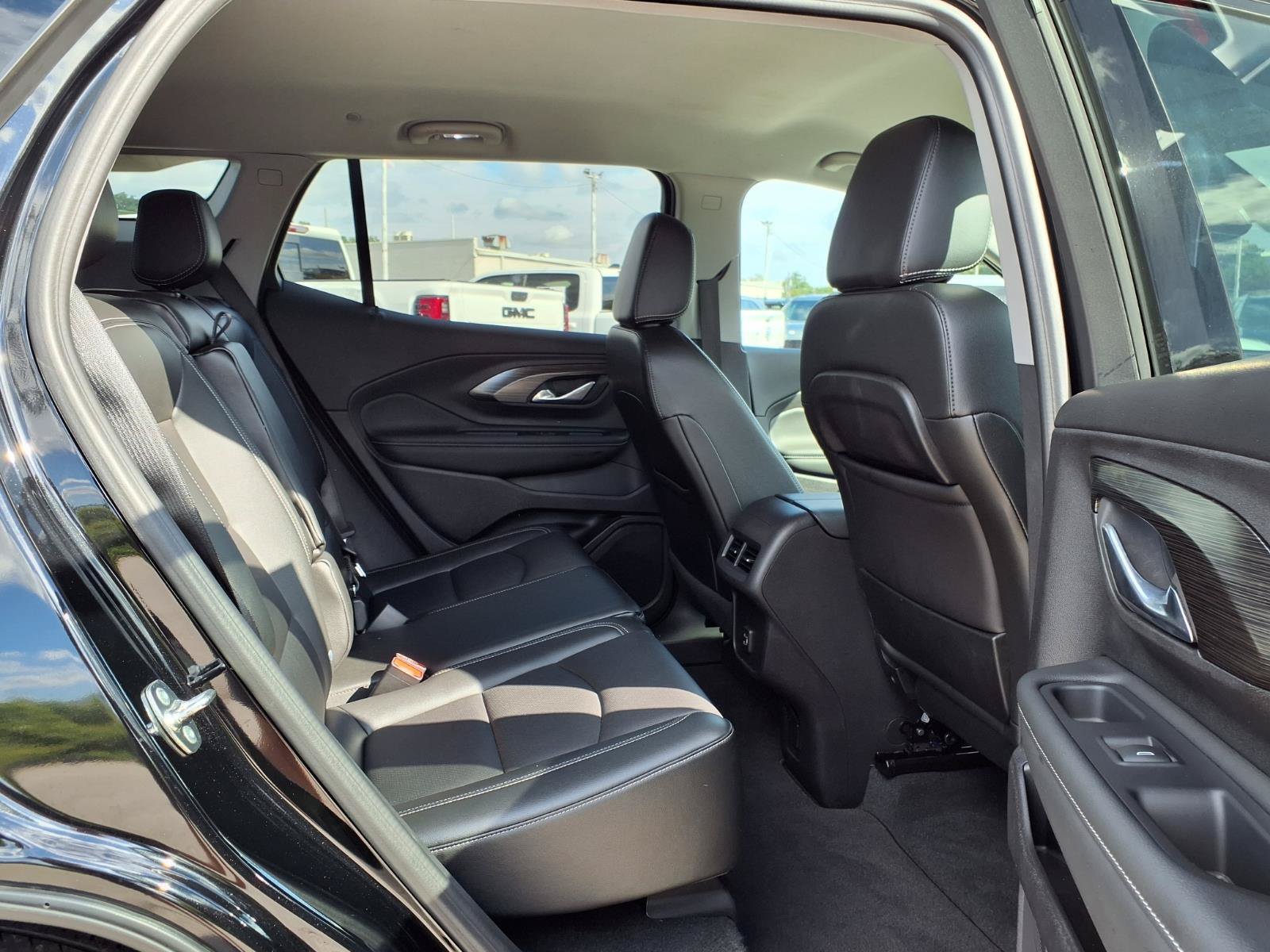 Used 2024 GMC Terrain SLT w/ Elevation Edition FWD image 29