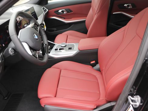 Used 2025 BMW 330i xDrive Sedan w/ Premium Package image 15