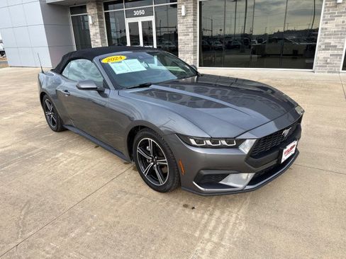 Used 2024 Ford Mustang Convertible image 1