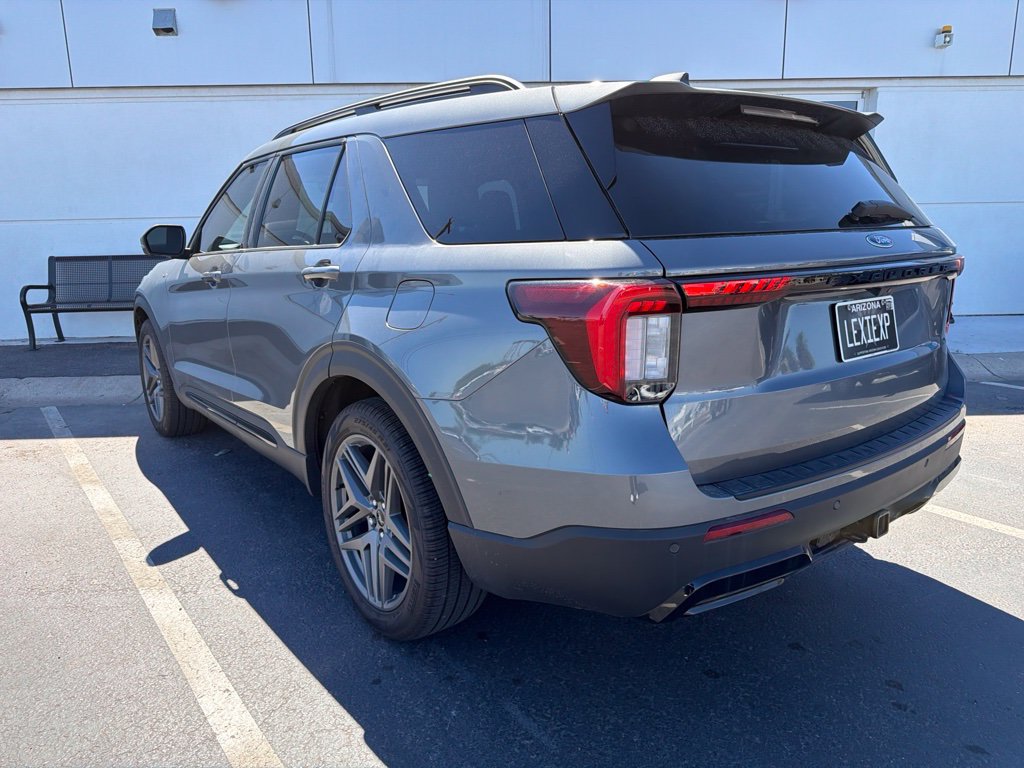 Used 2026 Ford Explorer ST-Line w/ ST-Line Street Pack RWD image 4