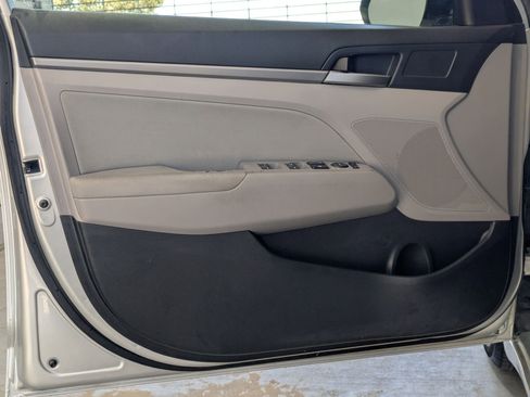 Used 2018 Hyundai Elantra SEL image 15