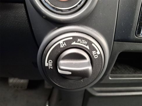 Used 2023 Nissan Titan SV w/ Accessory Utility Package image 24