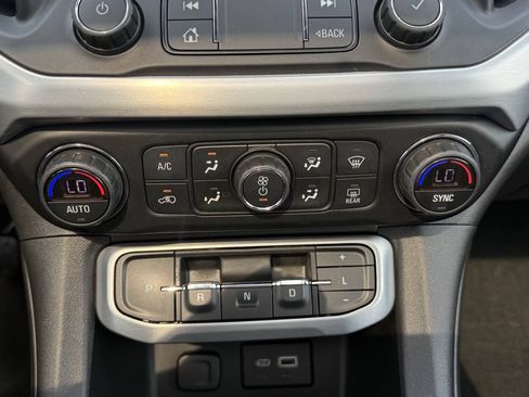 Used 2020 GMC Acadia SLE w/ Driver Convenience Package AWD/4WD image 27