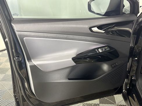 Certified 2021 Volkswagen ID.4 Pro S w/ Gradient Package image 11