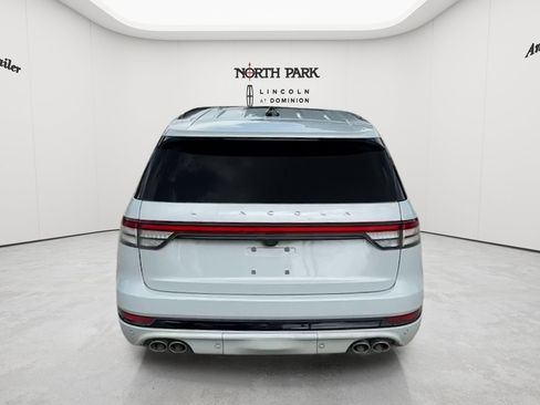 Used 2025 Lincoln Aviator Reserve w/ Luxury Package AWD/4WD image 4