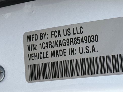 Used 2024 Jeep Grand Cherokee L Laredo image 35