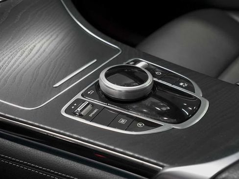 Used 2019 Mercedes-Benz GLC 300 image 25