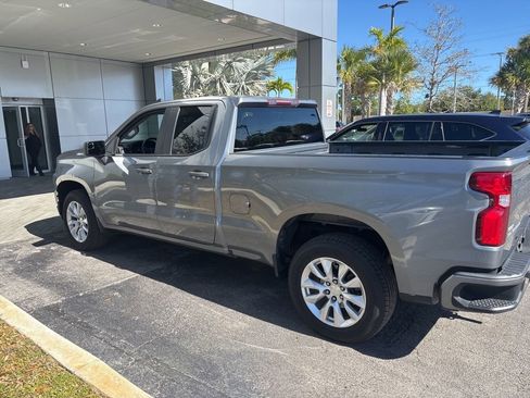Used 2021 Chevrolet Silverado 1500 Custom image 3