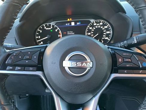 Used 2023 Nissan Altima 2.5 SV w/ SV Premium Package AWD/4WD image 17