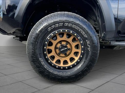 Used 2020 Toyota Tacoma TRD Off-Road image 9