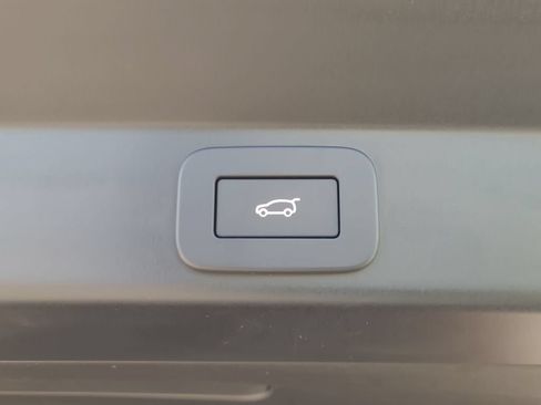 Used 2025 Land Rover Range Rover Sport AWD/4WD image 13