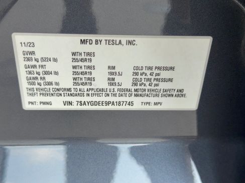 Used 2023 Tesla Model Y Long Range AWD/4WD image 31