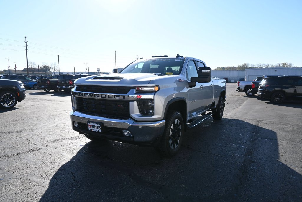 Used 2020 Chevrolet Silverado 3500 LT w/ All Star Edition AWD/4WD image 4